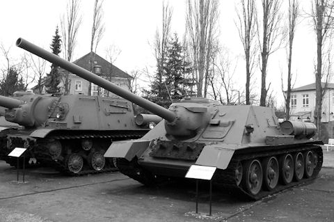 SU-100